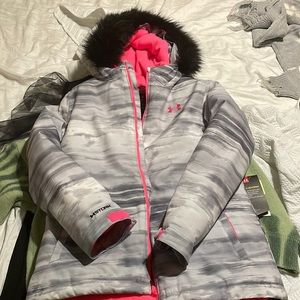 Winter Jacket Under Armor (WATER-REPALLENT)